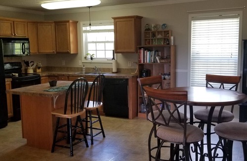 Alexander House | Bookings underway! Comfy & fabulous mountain views near Asheville & Weaverville.