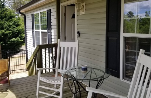 Alexander House | Bookings underway! Comfy & fabulous mountain views near Asheville & Weaverville.