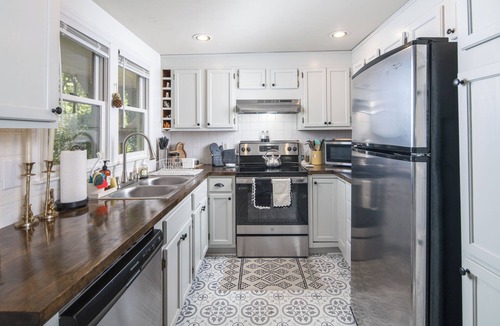 Boone House | Boone Private Lower Suite, King Bed - Dog-Friendly - 5 Min to App State/Downtown