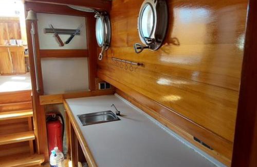 Greifswald City Centre Boat Rental | Boot Rosi Hafen Greiswald
