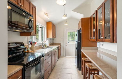 Boothbay Harbor Cottage | Boothbay Harbor Cottage Overlooking Mill Cove