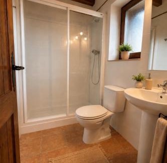 Bellver de Cerdanya Ski Chalet | Borda con jardín privado y chimenea en la Cerdanya