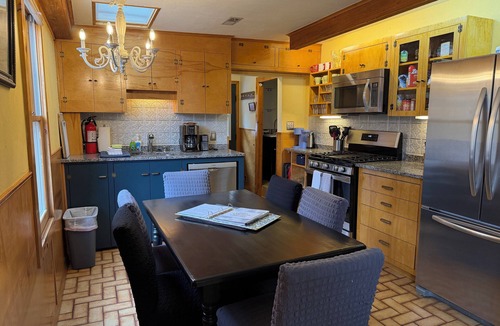 Manitou Springs Cottage | Borders Cog Railway, Manitou Incline, Barr Trail ~ On Private Road ~ HOT TUB!
