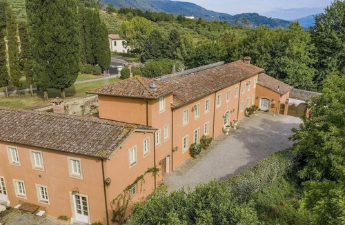 Badia Cantignano Villa | Borgo Bernardini .