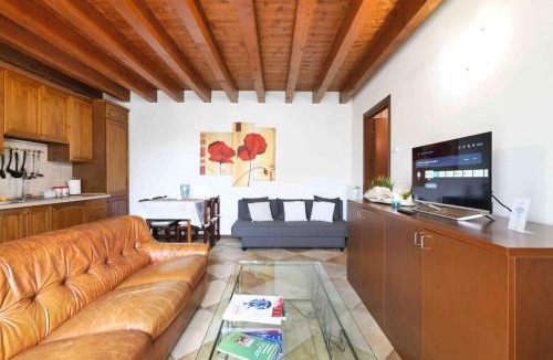 Borgo di Terzo Apartment | Borgo di Terzo Bifocale in Centro storico Check in 24h Fast Wi-Fi Bus 500m
