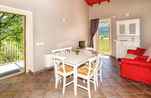 Colico Apartment | Borgo Erbiola Viola Rustico Holiday Apartment with Pool