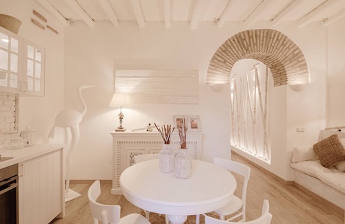 Rione XIV Borgo Apartment | Borgo Pio Vatican Luxury