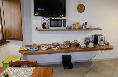 Baselice Bed & Breakfast | Borgo Sciugolo - Azalea Room