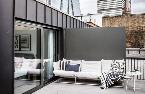 South Bank Apartment | Borough Market Apartment - Large Roof Terrace & Balcony