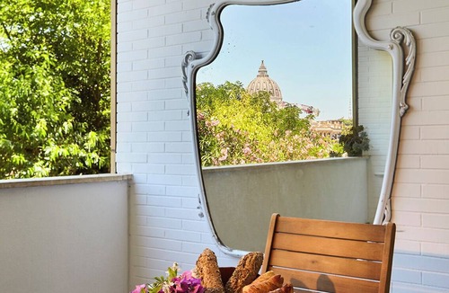 Quartiere XIII Aurelio Apartment | Borromini Deluxe Suite Cozy app. with terrace, Vatican view, secure parking u.r.