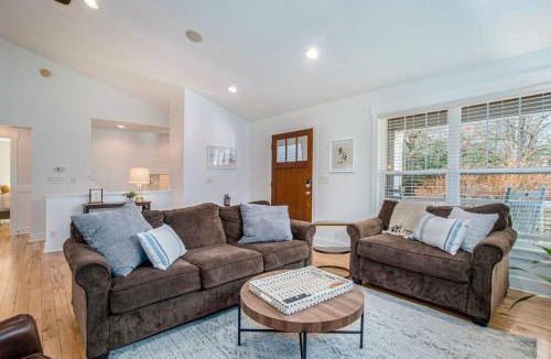 Saugatuck House | Borrowed Thyme
