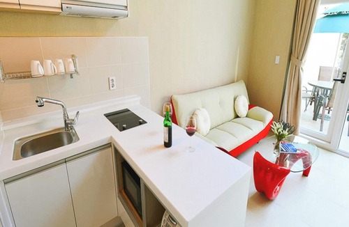 Holmoe House | Boryeong Darwin House Pool Villa