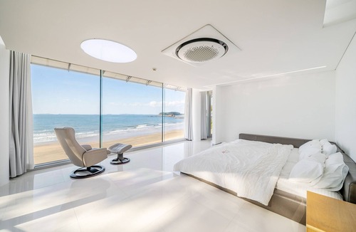 Holmoe House | Boryeong Lavar Pool Villa