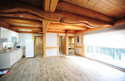 Boryeong House | Boryeong Rich Valley Log Village Pension