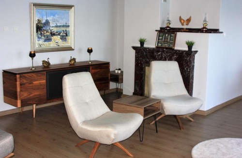 Cengelkoy Mahallesi Villa | BOSPHORUS MANSION WILL AMAZE YOU w/ PRIVATE DUCK