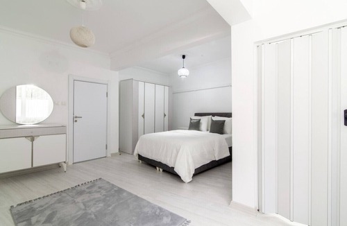 Besiktas Villa | Bosphorus Terrace Flat 4 Min to Ortakoy Sq