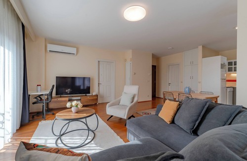 Tophane Apartment | Bosphorus View - 1-bedroom apartment with AC and Elevator
