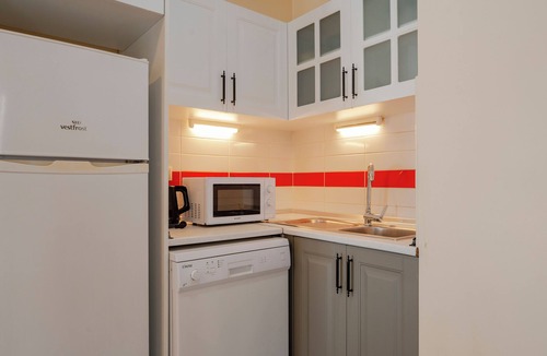 Tophane Apartment | Bosphorus View - 1-bedroom apartment with AC and Elevator