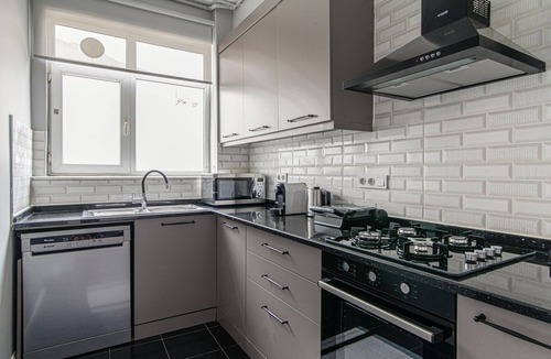 Kabatas Apartment | Bosphorus View Flat By Coast 5 min to Taksim