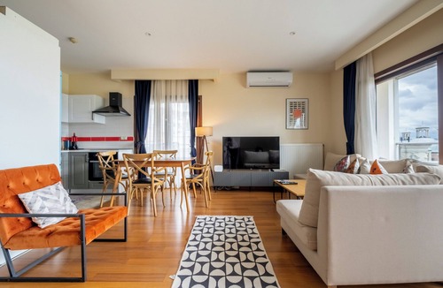 Tophane Apartment | Bosphorus View with 3 Large Bedrooms with WiFi, AC, Elevator