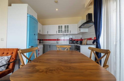 Tophane Apartment | Bosphorus View with 3 Large Bedrooms with WiFi, AC, Elevator