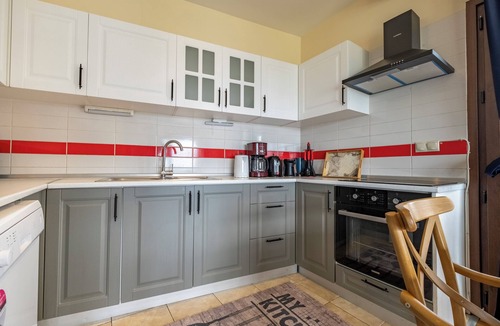 Tophane Apartment | Bosphorus View with 3 Large Bedrooms with WiFi, AC, Elevator