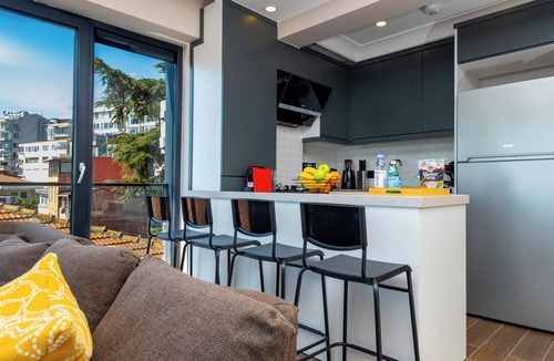 Cihangir Apartment | Bosphorus View with Two Bedrooms, Elevator and Central Location