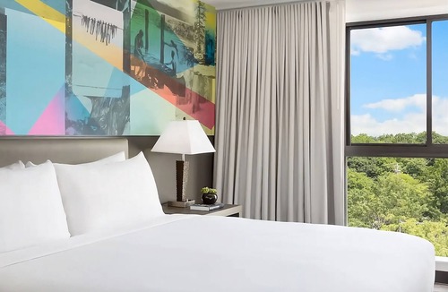 Lower Allston Hotel | Boston Getaway! Short Drive to Fenway Park, TD Garden, New England Aquarium!