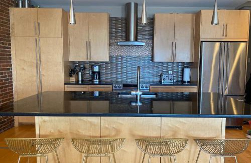 North End Apartment | Boston Harbor views Modern north end condo FREE PARKING!