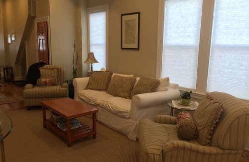 Roslindale Apartment | Boston-Modern Spacious Family Friendly Apartment w/Parking