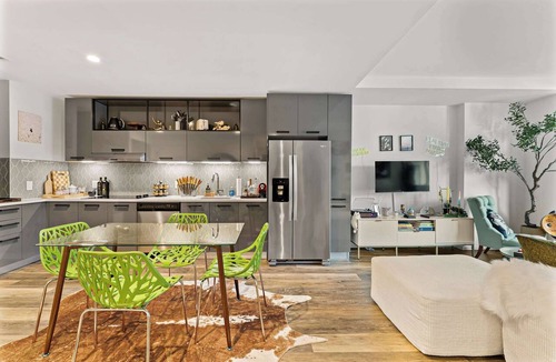 Shawmut Apartment | Boston pad: 2BR suite with pool and gym