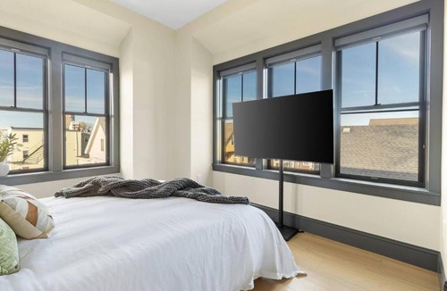 East Somerville Apartment | Boston Style 2BR2BTH/Near Boston + New Build