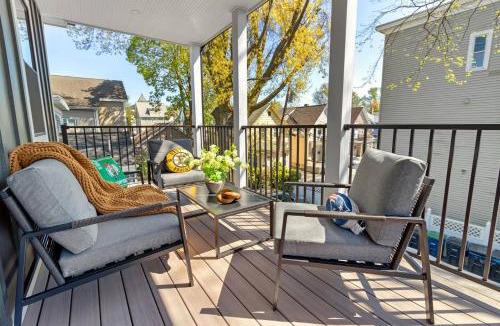 East Somerville Apartment | Bostonian 2BR2BTH/8 Minutes to Boston