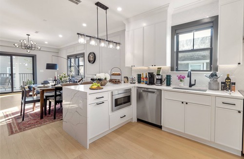 East Somerville Apartment | Bostonian 2BR2BTH/8 Minutes to Boston