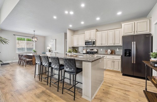 Kennewick House | Botanical Breeze - Spacious Home in Kennewick