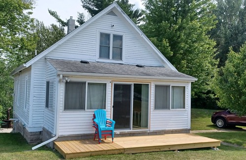 West Branch Cottage | Both Lake and River frontage! Great fishing!