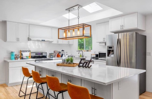 Bothell House | Bothell Family Friendly Modern Home | 2 AC | I405
