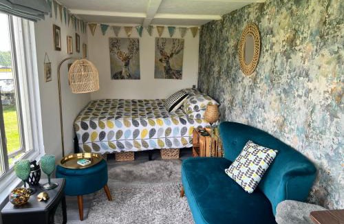 Little Kimble Other | Bothy hut