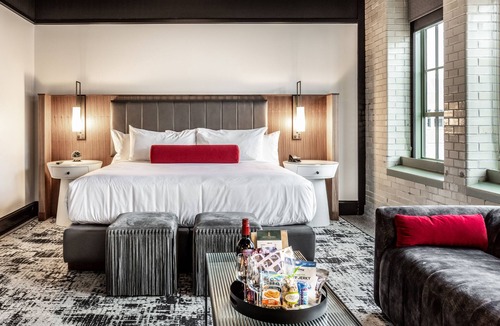 Downtown Indianapolis Hotel | Bottleworks Hotel