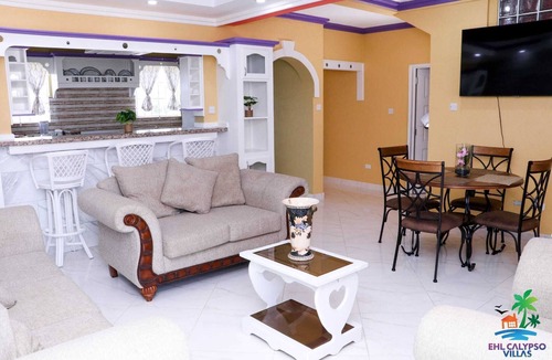 Apple Hall House | Bottom Bay Beach Villa 4Bd 4.5bath, Air conditioning, Wi-Fi, kitchen