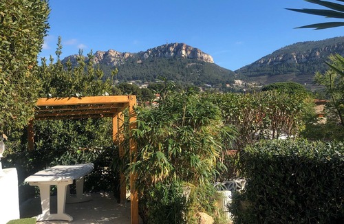 Cassis Apartment | Bougainvillea full center in villa T2 58m2 terrace/garden + private garage