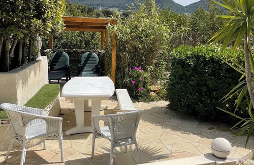 Cassis Apartment | Bougainvillea full center in villa T2 58m2 terrace/garden + private garage