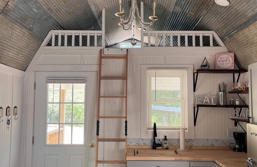 Eureka Springs Cabin | Bougie Boondock Tiny Home