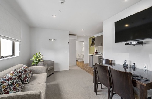 Lower Hutt Hotel | Boulcott Lodge