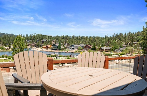 Boulder Bay Ski Chalet | Boulder Bay Chalet Lakefront - Luxury Lakefront, Hot Tub, Pool Table, Foosball, Ping Pong, Lake View