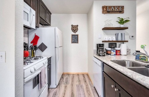 Boulder Bay Condo | Boulder Bay Retreat Steps to Lake + Hot Tub