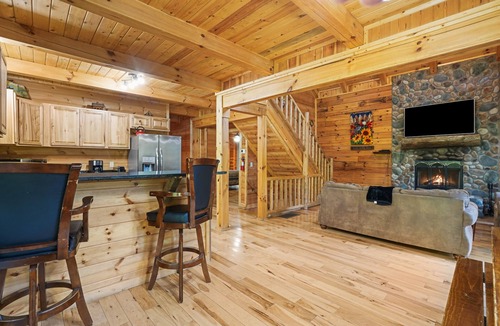 Rockbridge Cabin | Boulder Ridge | Hocking Hills, Hot Tub, 10 Acres