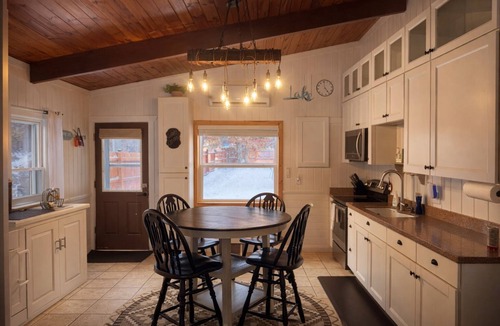 Breezy Point Cabin | Boulder Rock Bungalow on Birchwood in Breezy ➳ Close to Everything