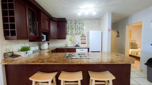 Margate Beach Apartment | Boulevard 12