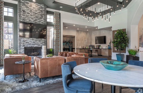 Glendale Sports and Entertainment District Apartment | Boulevard Stays 2BR by Stadium Pool, Parking, Gym 06